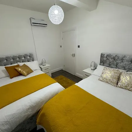 Апартаменты 2 Bedroom Flat Close To City, Stadium And Coop Arena