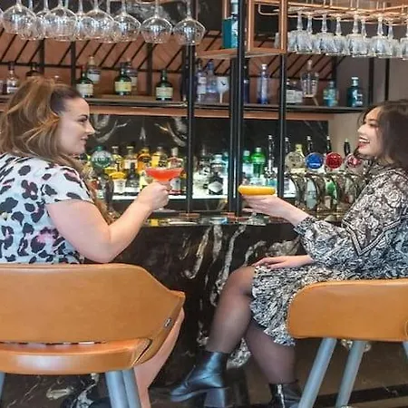 Ξενοδοχείο Clayton Centre 4*