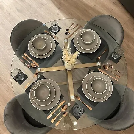 Bella Ruiz City Centre マンチェスター