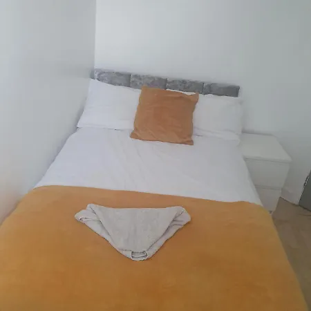 Elsham Gardens - Shared Facilities *