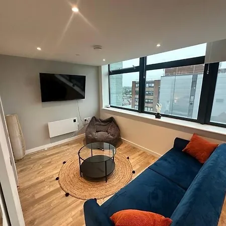Daire Stylish, Top-floor 1 Bed *