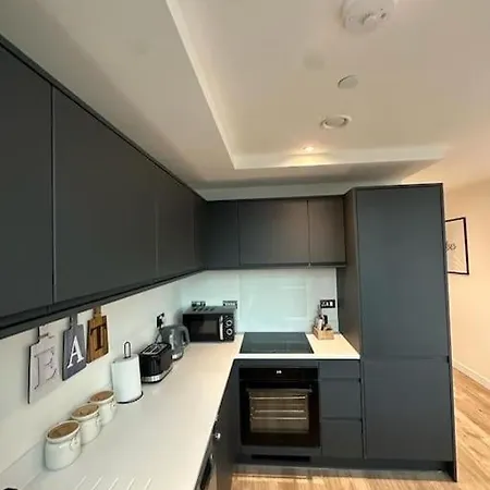 Stylish, Top-floor 1 Bed Daire Manchester