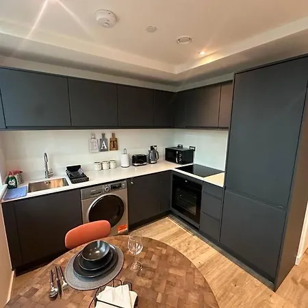 Daire Stylish, Top-floor 1 Bed