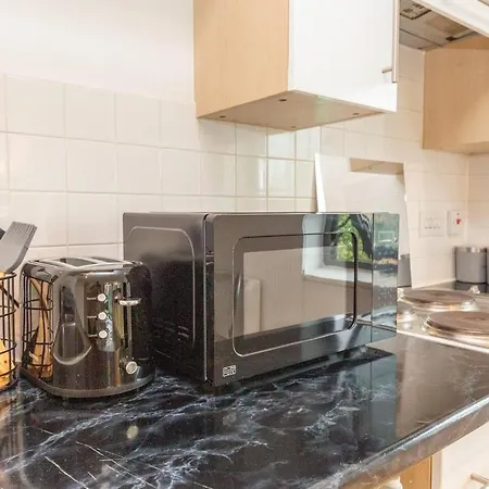 Апартаменты Beautiful 1-bed In Salford