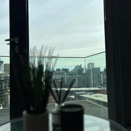 Luxury Centre マンチェスター