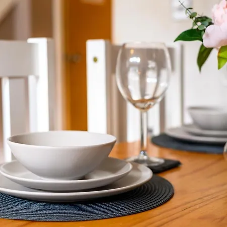 Serviced Northernnightzzz - The Gardens *