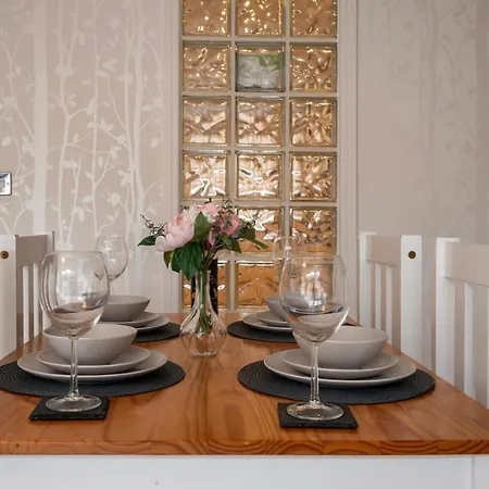 Serviced Northernnightzzz - The Gardens Manchester