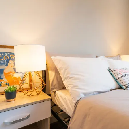 Hébergement de vacances Contractor Sleeps 6 - 11 - Airport Manchester