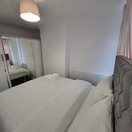 Serene 3br With Free Parking