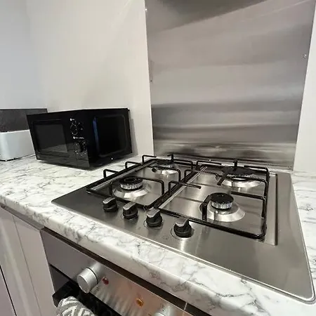 Spacious 1-bed In Stretford