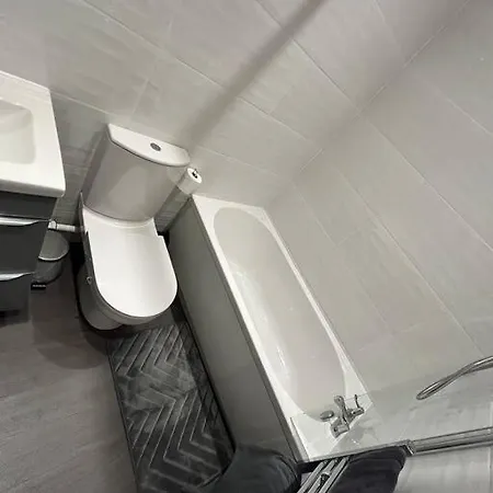 Spacious 1-bed In Stretford