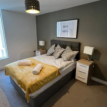 Stunning Centre Apartment! Ideal For Small Groups Daire