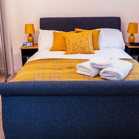 Semesterbostad Beautifully Fab 3 Bedroom 4 Beds New 8 Guests Stretford Trafford *