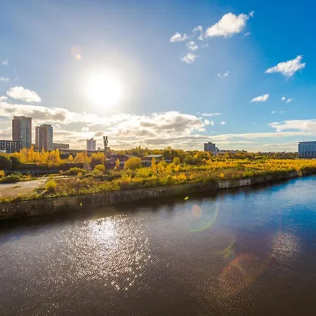 Hilltop Serviced - Salford Quays Manchester