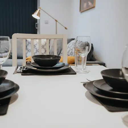 Stylish 4bd - Coop Live - Etihad - Parking - Ev