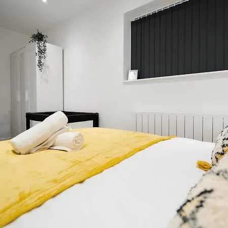 Vakantiehuis Stylish 4bd - Coop Live - Etihad - Parking - Ev Manchester