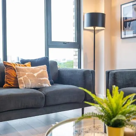 Stunning Brand New 3 Bed By Valore Services * Manchester