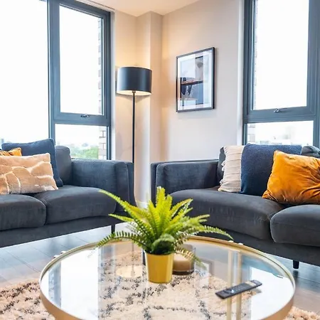 Stunning Brand New 3 Bed By Valore Services * Manchester