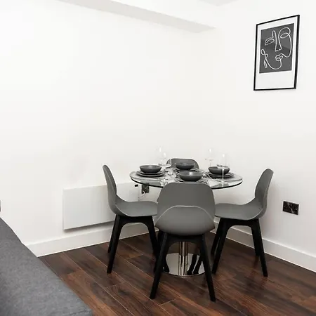 Onpoint - Spacious 2 Bedroom Apt, City Centre דירה מנצ'סטר