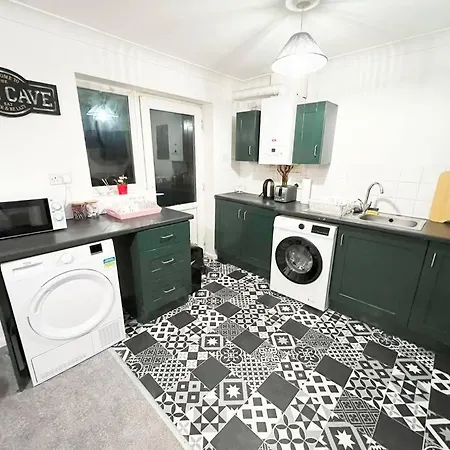 Whitefield, Apartment Manchester