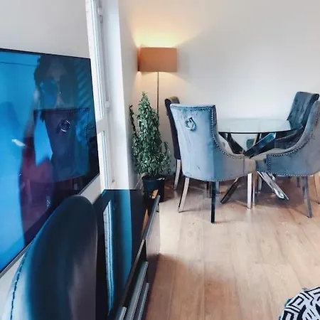 View Retreat 2br 3beds *