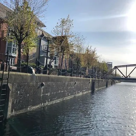View Retreat 2br 3beds Manchester