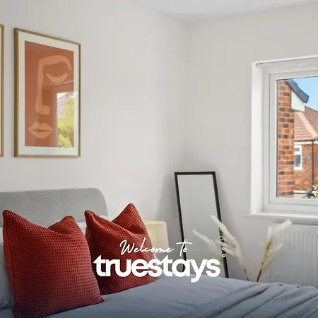 Greaves House By Truestays - 3 Bedroom House In Failsworth, Holiday home *
