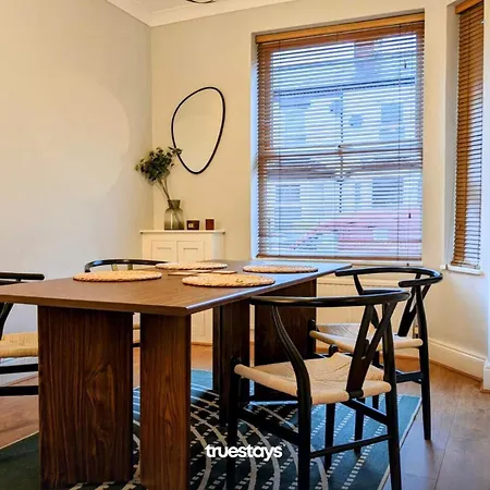 Ferienhaus Crawford House - Stunning 2 Bedroom House In Manchester