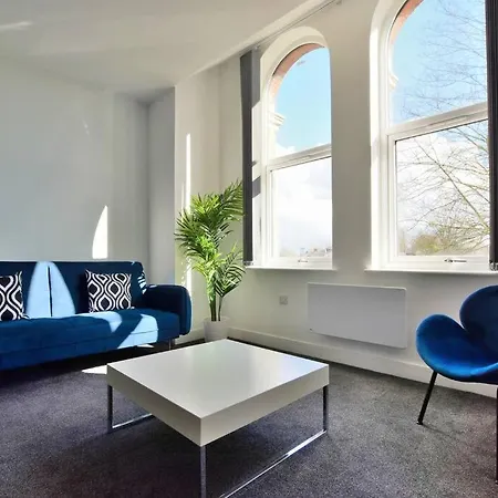 Free Parking - Beautiful 2-br Flat In Appartamento Manchester
