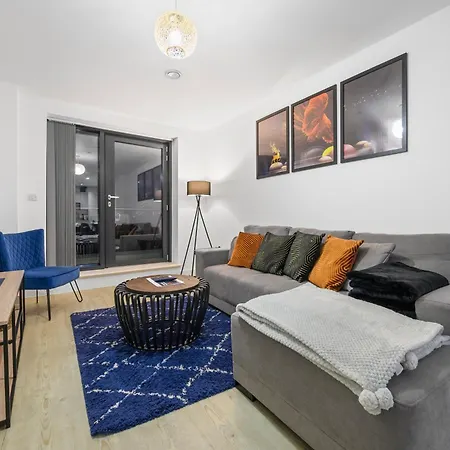 Stylish & Spacious Salford Quays One Bedroom High Floor With Balcony شقة مانشستر