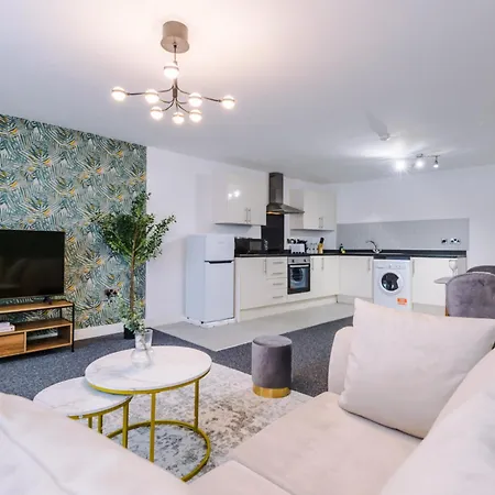 Elm , Collection Of Available Near Media , Free Parking Manchester