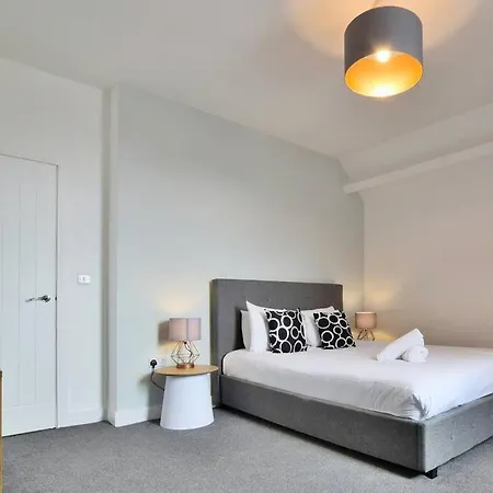 Free Parking - Modern 2-br Flat Close To Salford Royal Apartman Manchester