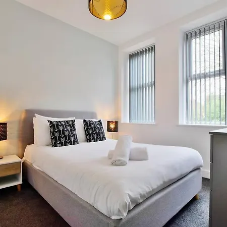 Daire Free Parking - Spacious 2-br Close To Salford Royal *