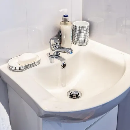 Stylish 2 Bed House 7mins To City Center Lejlighed *