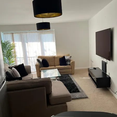 Luxury Two Bedroom Flat Opposite Coop Live N Etihad Stadium With Free Secure Parking, Netflix And Sky Tv Lägenhet