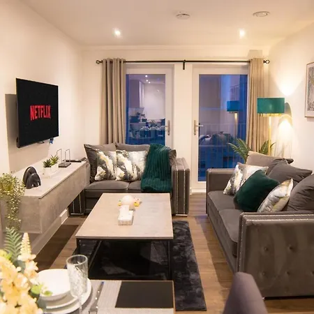 Luxury Mcr 2bed,2bath Apartment- Location!