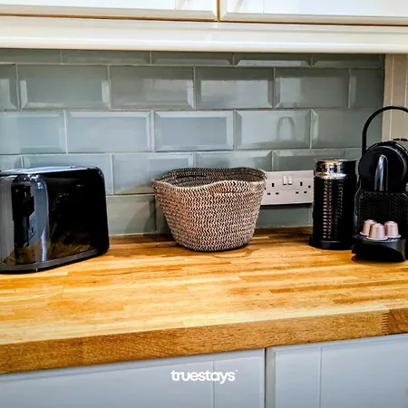 Crawford House - Stunning 2 Bedroom House In 펜션