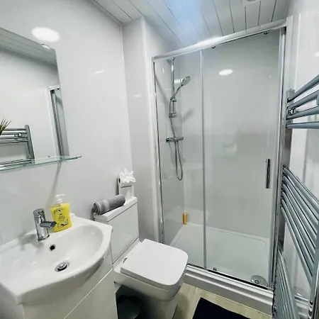 Stretford Sanctuary: Stylish Studio Apartman