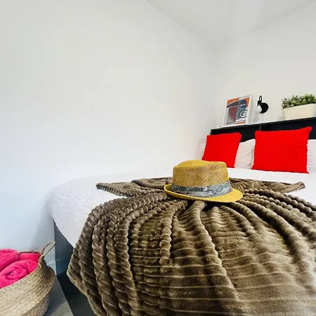 Chic Hideaway: Modern Studio In Stretford マンチェスター