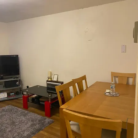 Lovely, Spacious 1-bedroom With *free Parking Manchester