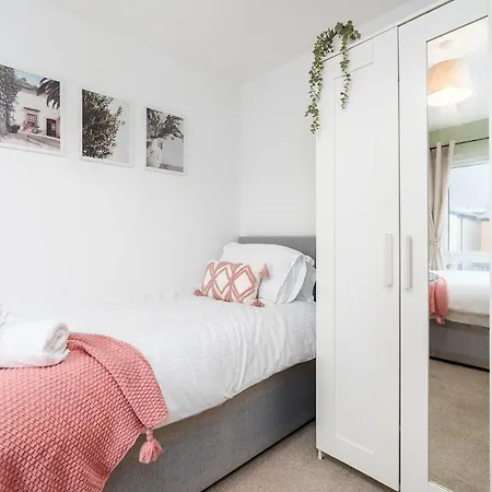 6 Guests - 3 Bedrooms - Free Wi-fi - Σπίτι διακοπών