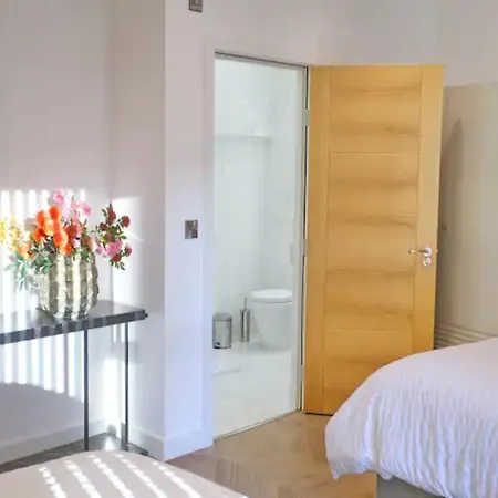 Cosy Retreat - Steps From Spinningfields - Pass The Keys *