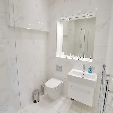 Cosy Retreat - Steps From Spinningfields - Pass The Keys