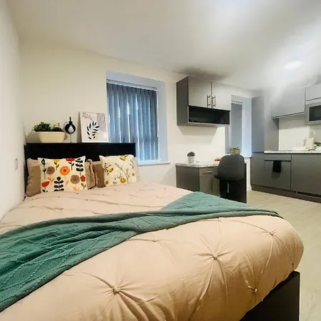 Stretford's Best: Cosy Studio Retreat Manchester