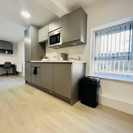 アパート Chic Hideaway: Modern Studio In Stretford マンチェスター