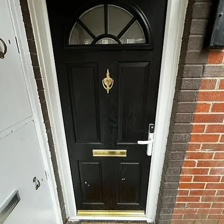 Salford 2-bed - Near Uni & Mcr Centre