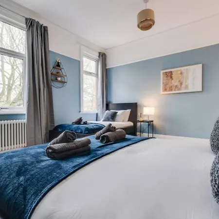 Elegant From Ferienhaus Manchester