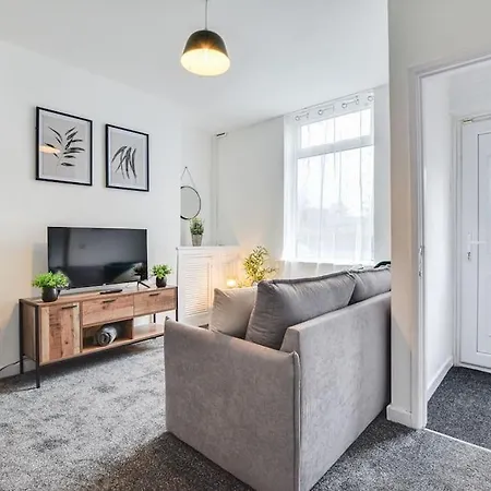 Stylish & Vibrant 2 Bedroom Retreat * Manchester