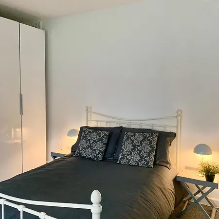 Didsbury Failte Apts - 3 Mins To The Christie's - Ground Floor - Free Parking Apartament *