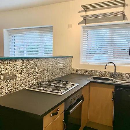 Didsbury Failte Apts - 3 Mins To The Christie's - Ground Floor - Free Parking *